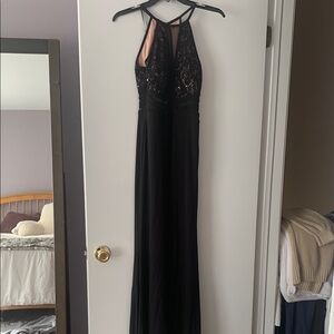 Elegant Black Lace Evening Dress